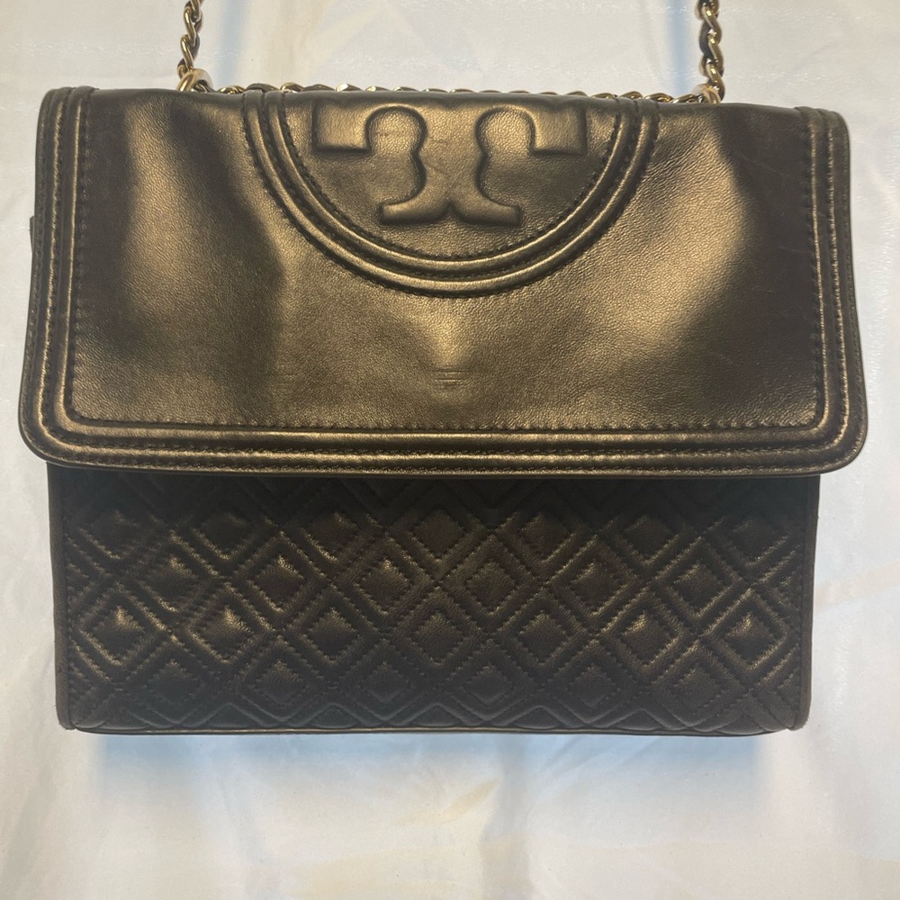 Tory Burch Black leather handbag, with gold and leather chain